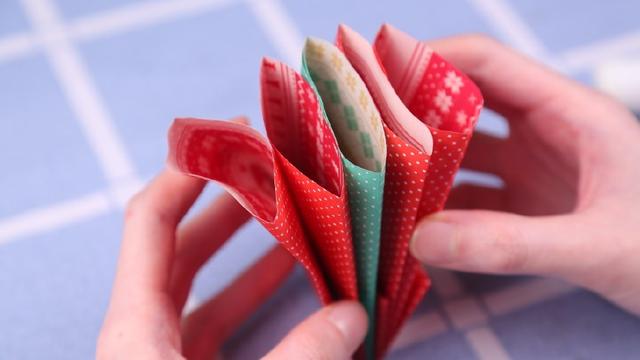 會員卡太多沒地方放，幾張彩紙教你制作實用卡包